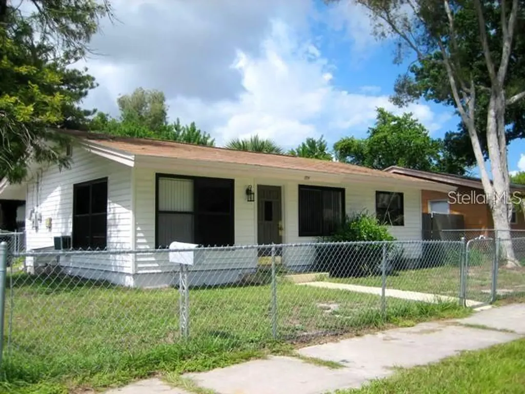 4463 Emerson Avenue S St Petersburg FL 33711
