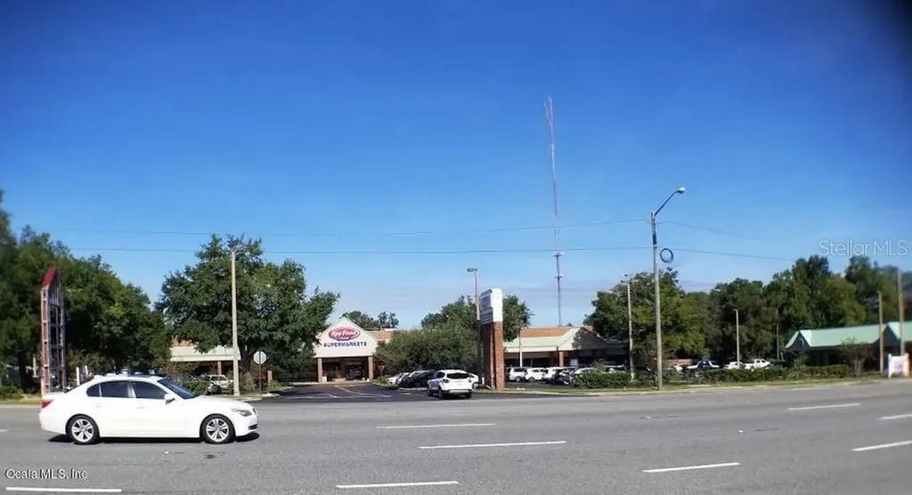 1927 SW College Road Ocala FL 34471