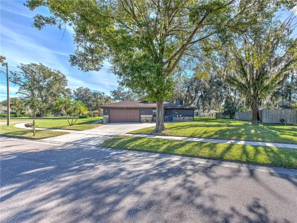 1605 Teakwood Drive Plant City FL 33563