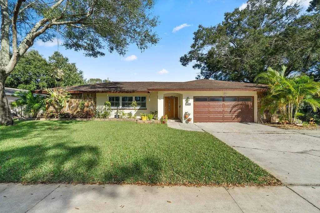 6425 31st Avenue N St Petersburg FL 33710