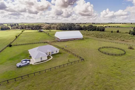 23388 NW 27th Street Morriston FL 32668