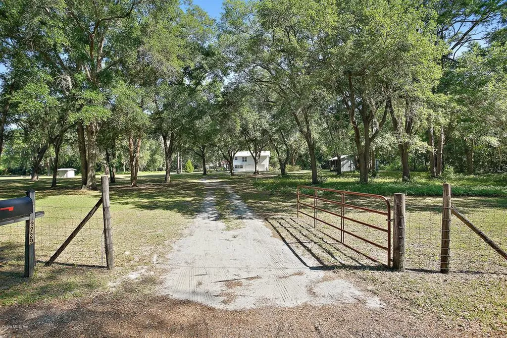 9729 W Pomegranate Street Crystal River FL 34428