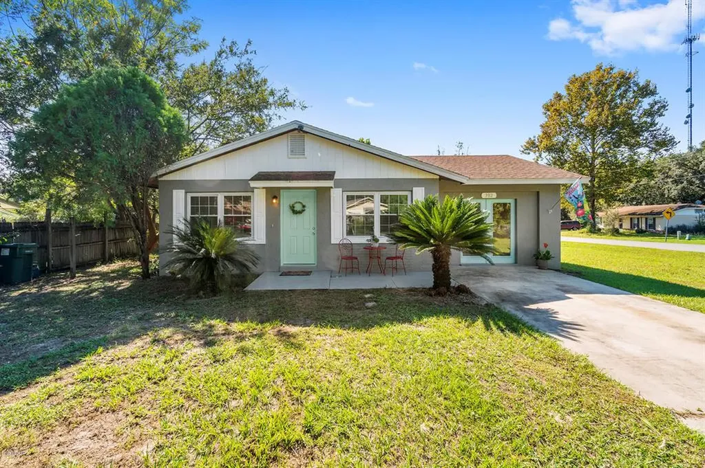 302 W Primrose Lane Lady Lake FL 32159