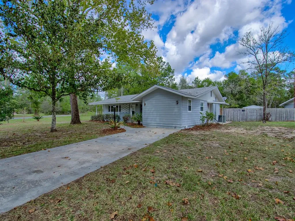 65 NW Ridgewood Road Dunnellon FL 34431