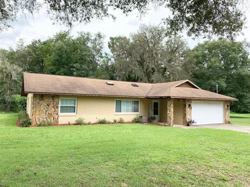 395 E Country Club Drive Williston FL 32696