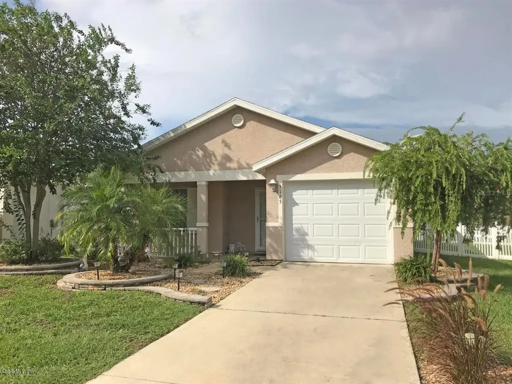 5165 NE 122nd Boulevard Oxford FL 34484