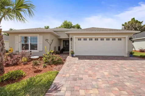 10196 Julia Isles Avenue Oxford FL 34484
