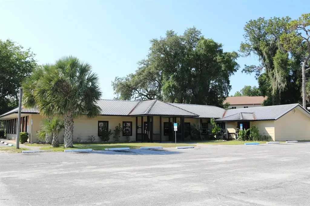 5436 E Silver Springs Boulevard Silver Springs FL 34488
