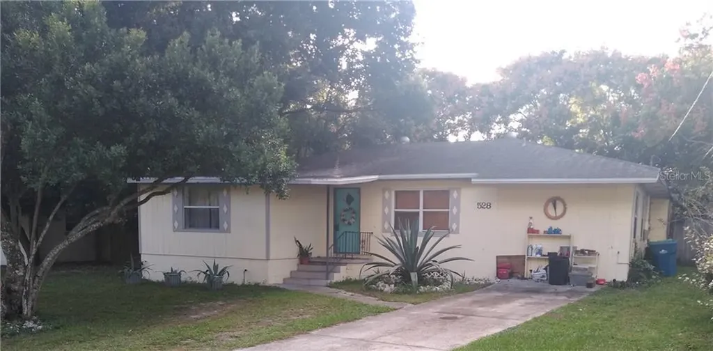 528 S Dexter Avenue Deland FL 32720