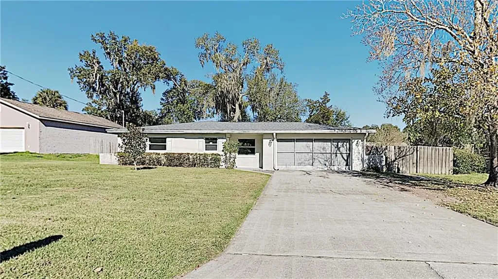 407 E Oakwood Avenue Orange City FL 32763