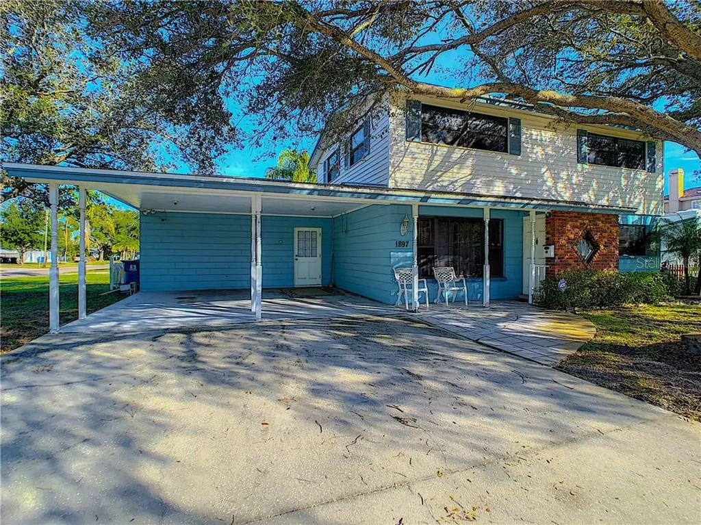1897 64th Avenue N St Petersburg FL 33702