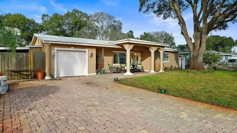 5881 40th Avenue N St Petersburg FL 33709