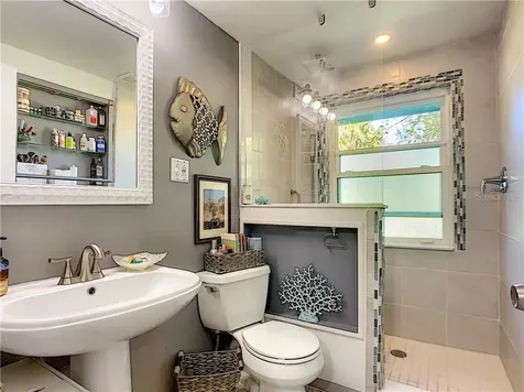 2128 Hyde Park Circle Sarasota FL 34239