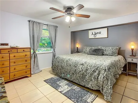 2128 Hyde Park Circle Sarasota FL 34239