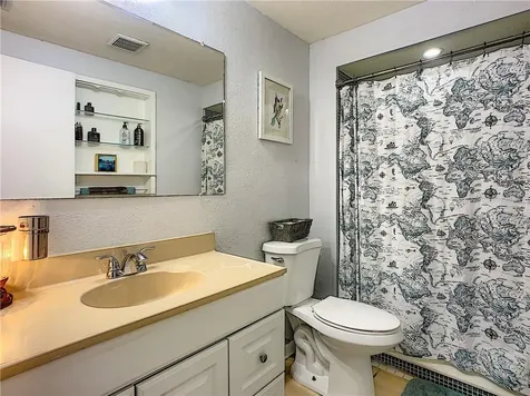 2128 Hyde Park Circle Sarasota FL 34239