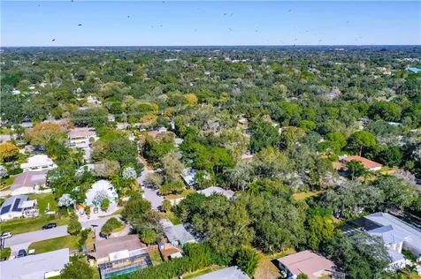 2128 Hyde Park Circle Sarasota FL 34239
