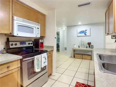 2128 Hyde Park Circle Sarasota FL 34239