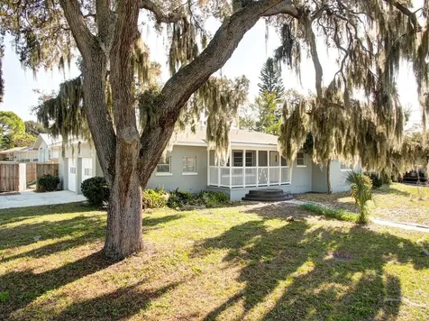 1011 Wood Avenue Clearwater FL 33755