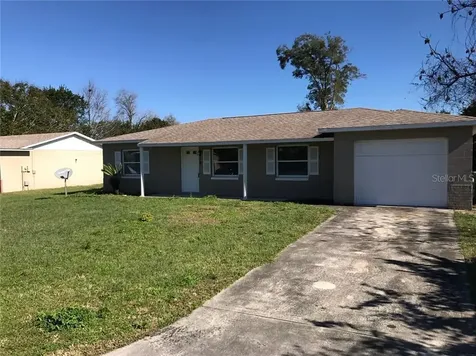 419 Winners Circle Lady Lake FL 32159