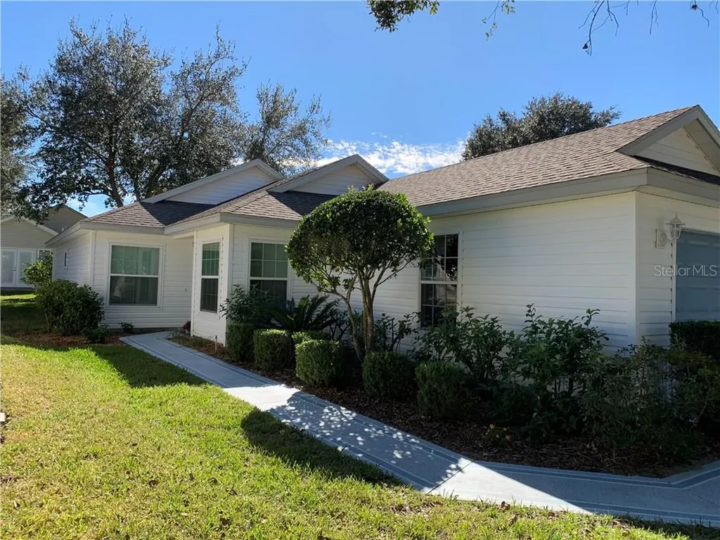 25146 Cranes Roost Circle Leesburg FL 34748