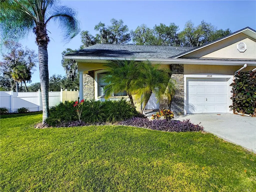 1050 Towering Oaks Court Lakeland FL 33813