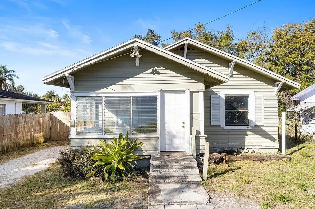 2226 11th Street W Bradenton FL 34205