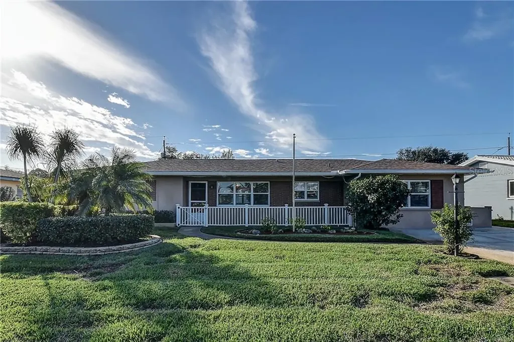 10832 91st Avenue Seminole FL 33772