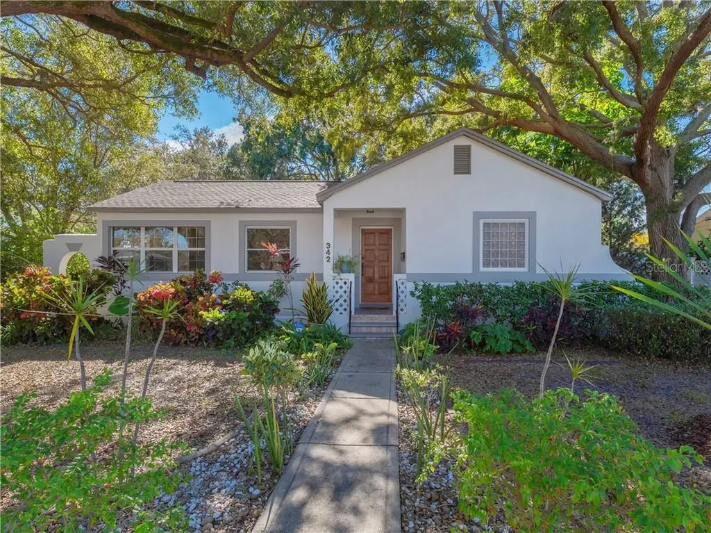 342 35th Avenue NE St Petersburg FL 33704