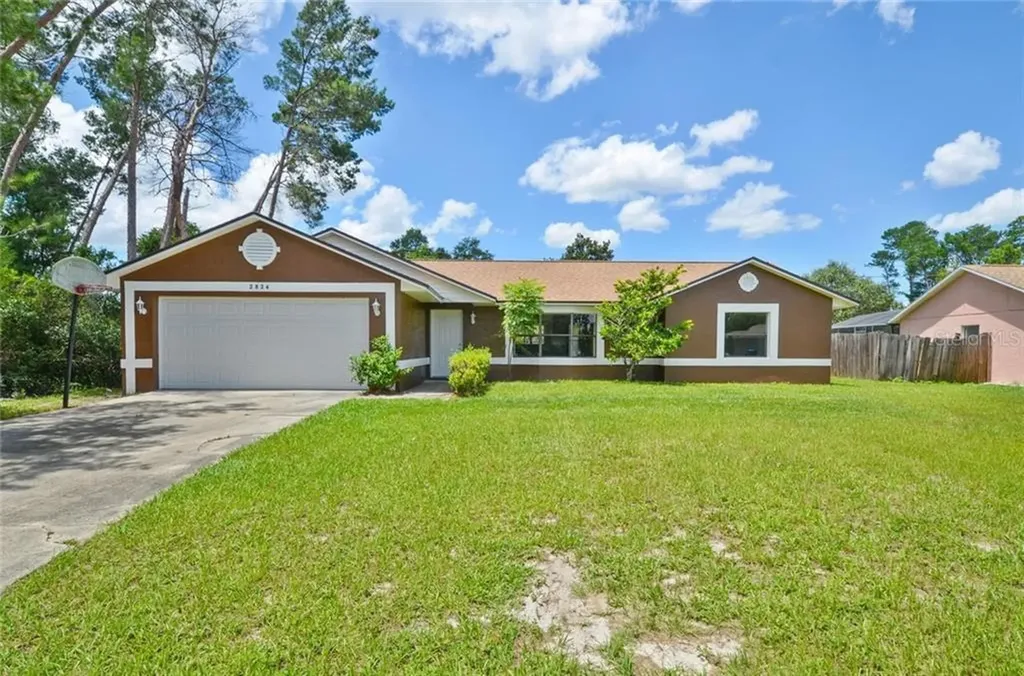 2824 Courtland Boulevard Deltona FL 32738