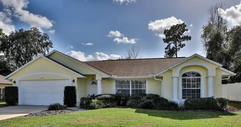 2261 Clearwater Drive Deltona FL 32738