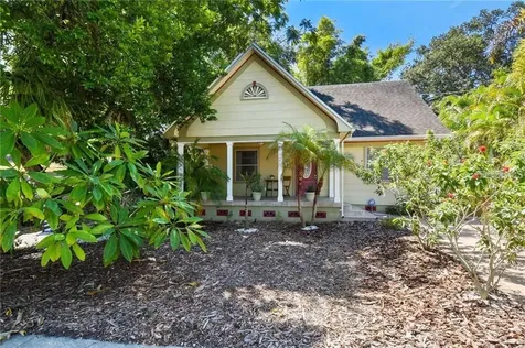656 12th Avenue S St Petersburg FL 33701