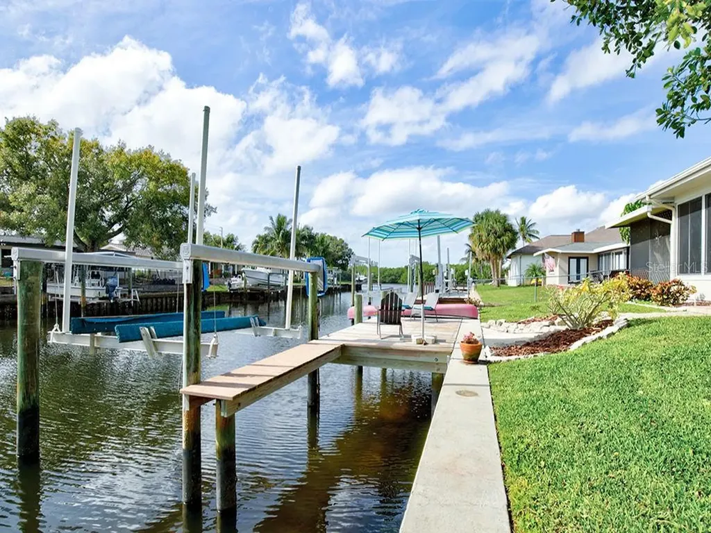1348 47th Avenue NE St Petersburg FL 33703