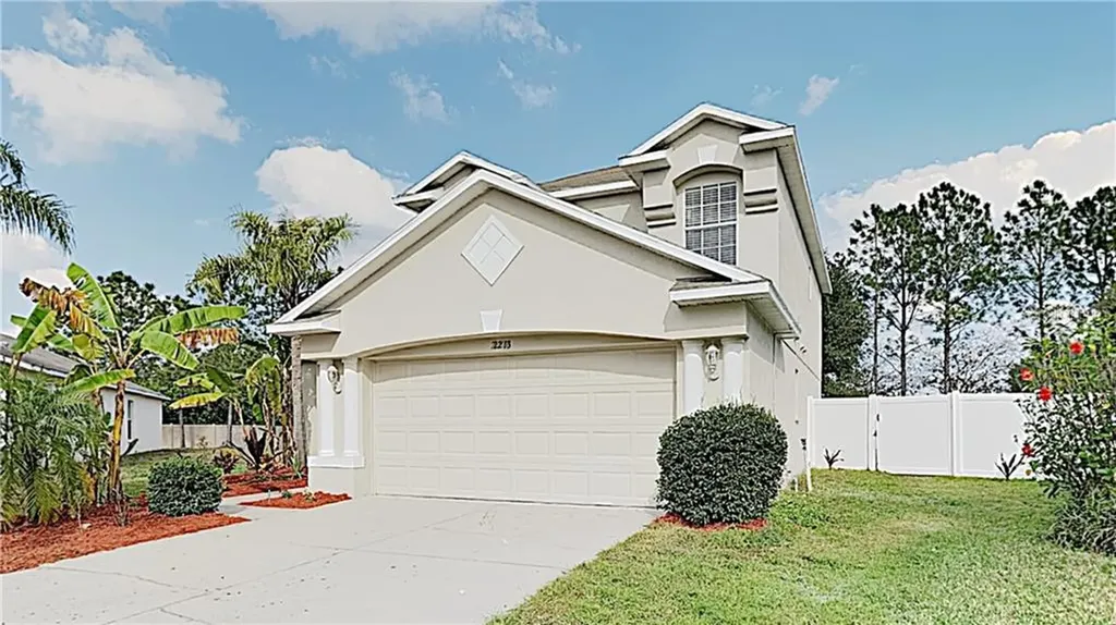 2213 Roanoke Springs Drive Ruskin FL 33570