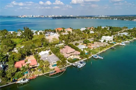 762 Siesta Drive Sarasota FL 34242