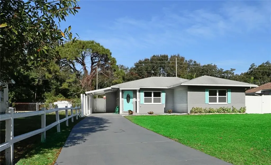 611 Villagrande Avenue S St Petersburg FL 33707