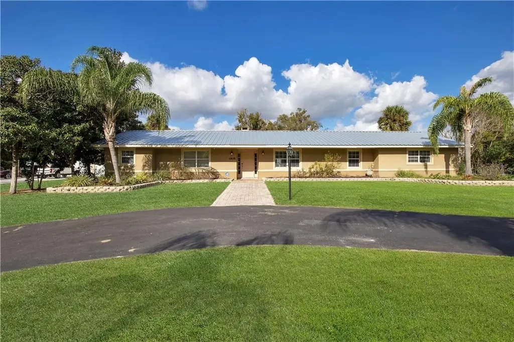 1905 W Minnesota Avenue Deland FL 32720