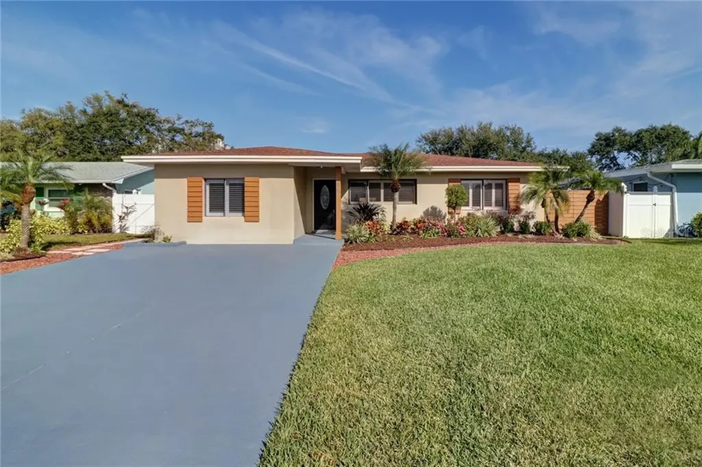 556 Baywood Drive N Dunedin FL 34698