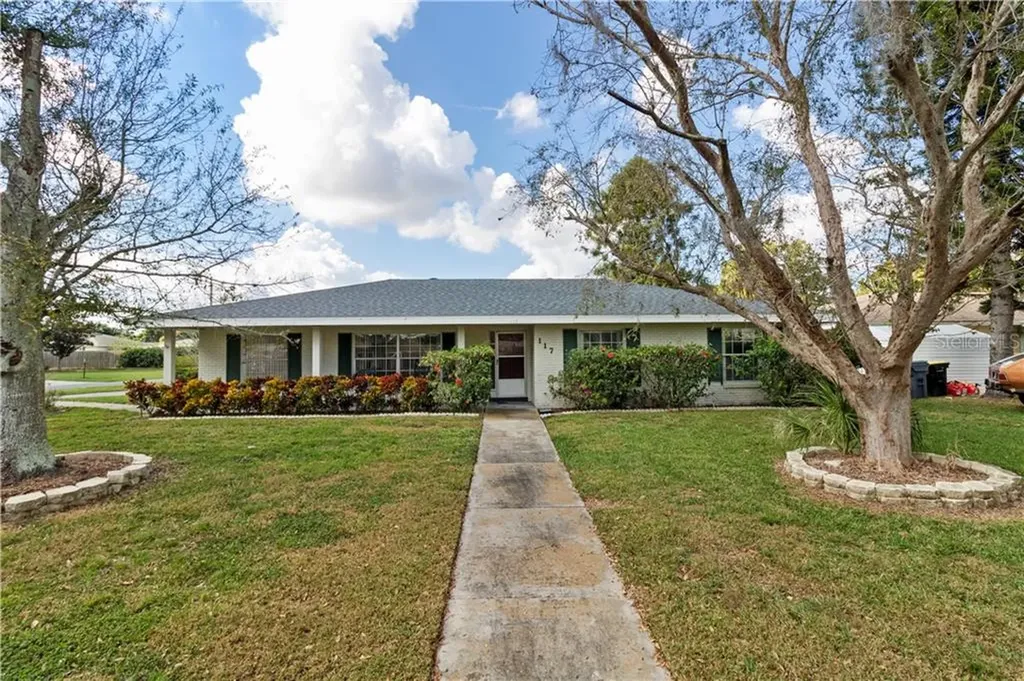 117 Lincoln Road Winter Haven FL 33884