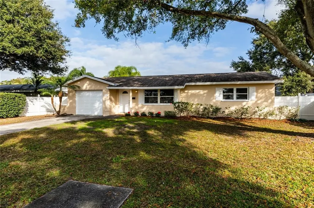 1937 76th Avenue N St Petersburg FL 33702