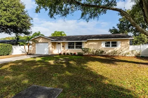 1937 76th Avenue N St Petersburg FL 33702