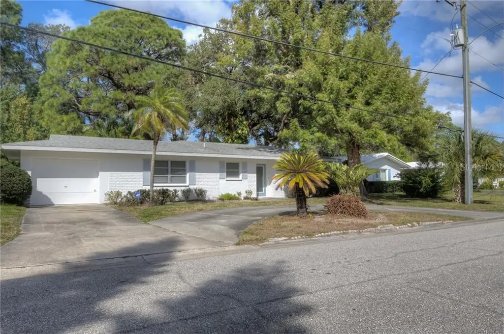 1851 University Place Sarasota FL 34235