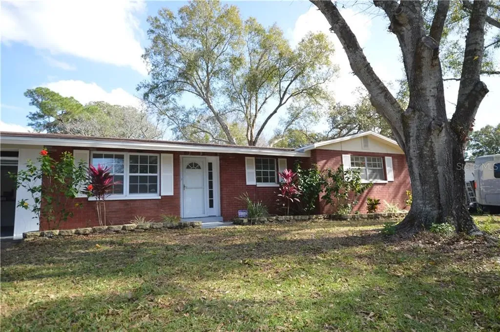 203 6th Street NE Ruskin FL 33570