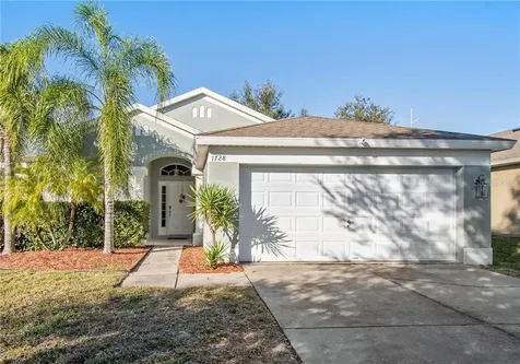 1728 Setting Sun Loop Casselberry FL 32707