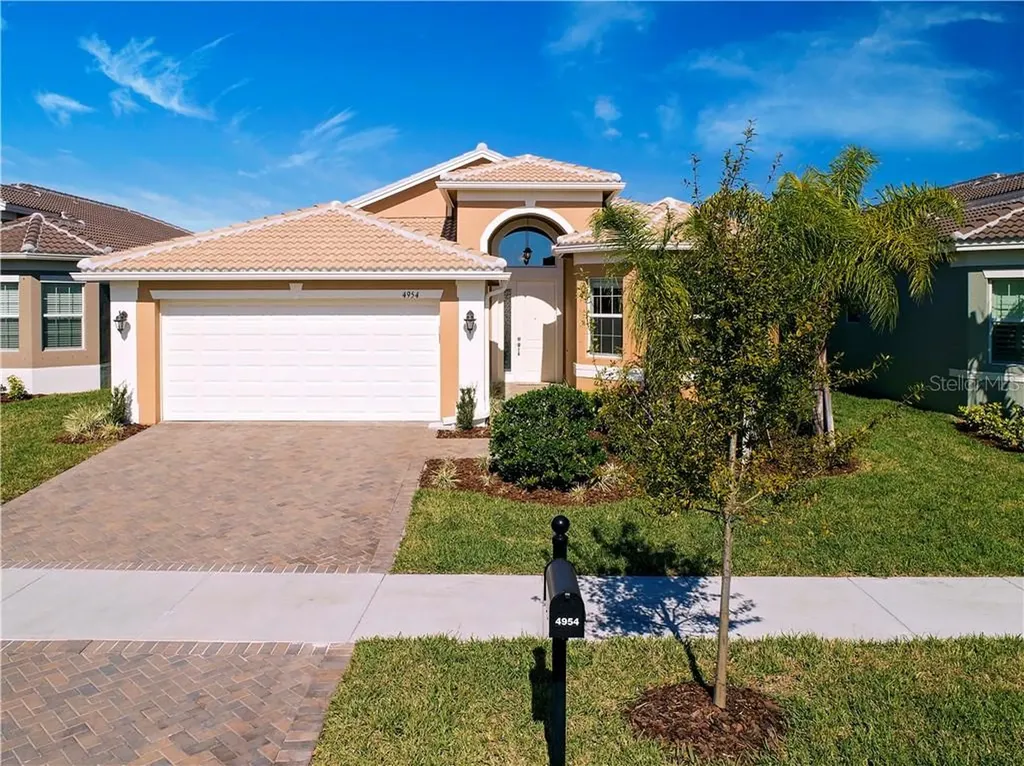 4954 Grand Banks Drive Wimauma FL 33598