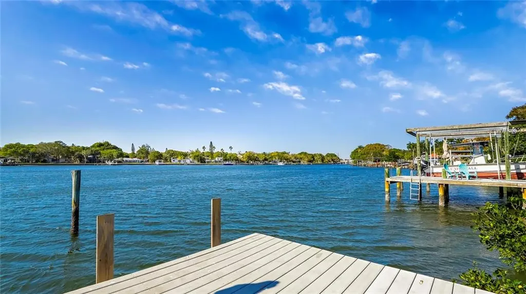 4293 Pompano Drive SE St Petersburg FL 33705
