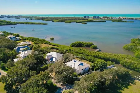 8810 Fishermens Bay Drive Sarasota FL 34231