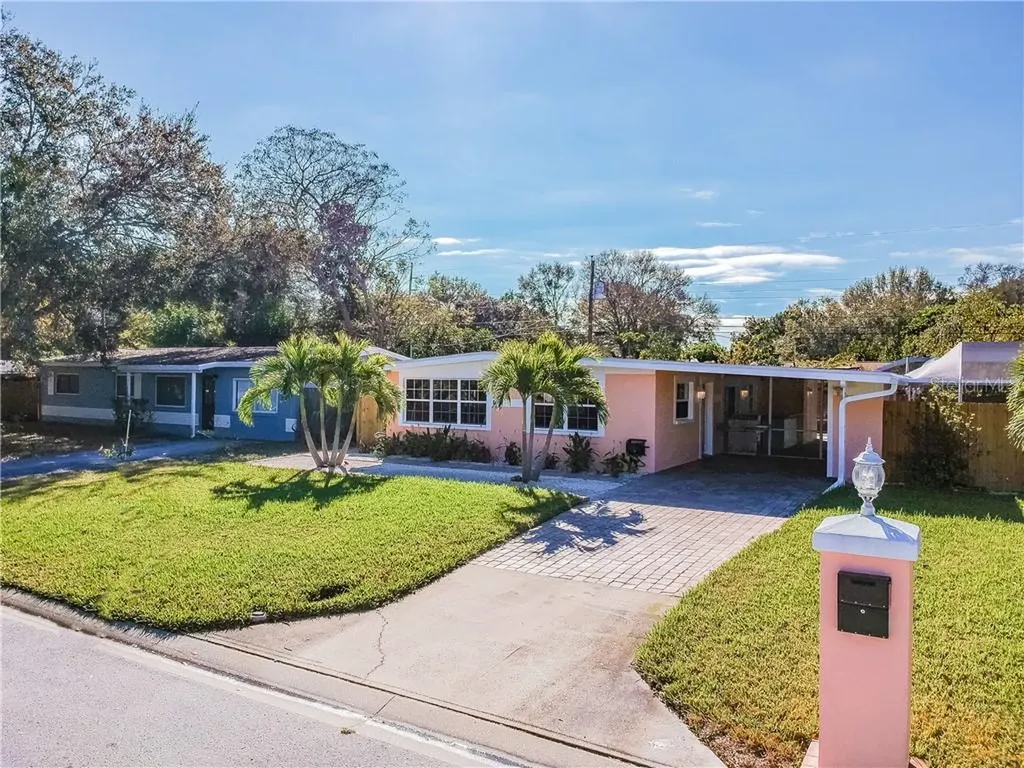 5260 58th Avenue N St Petersburg FL 33709