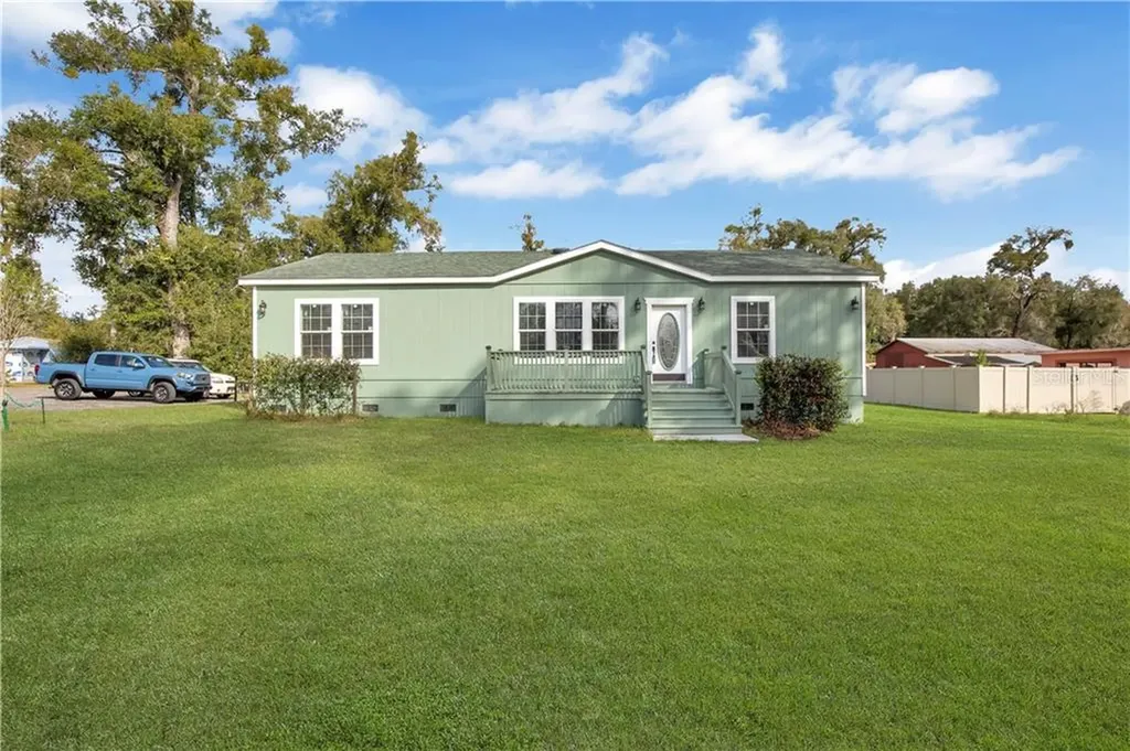 1927 W Minnesota Avenue Deland FL 32720