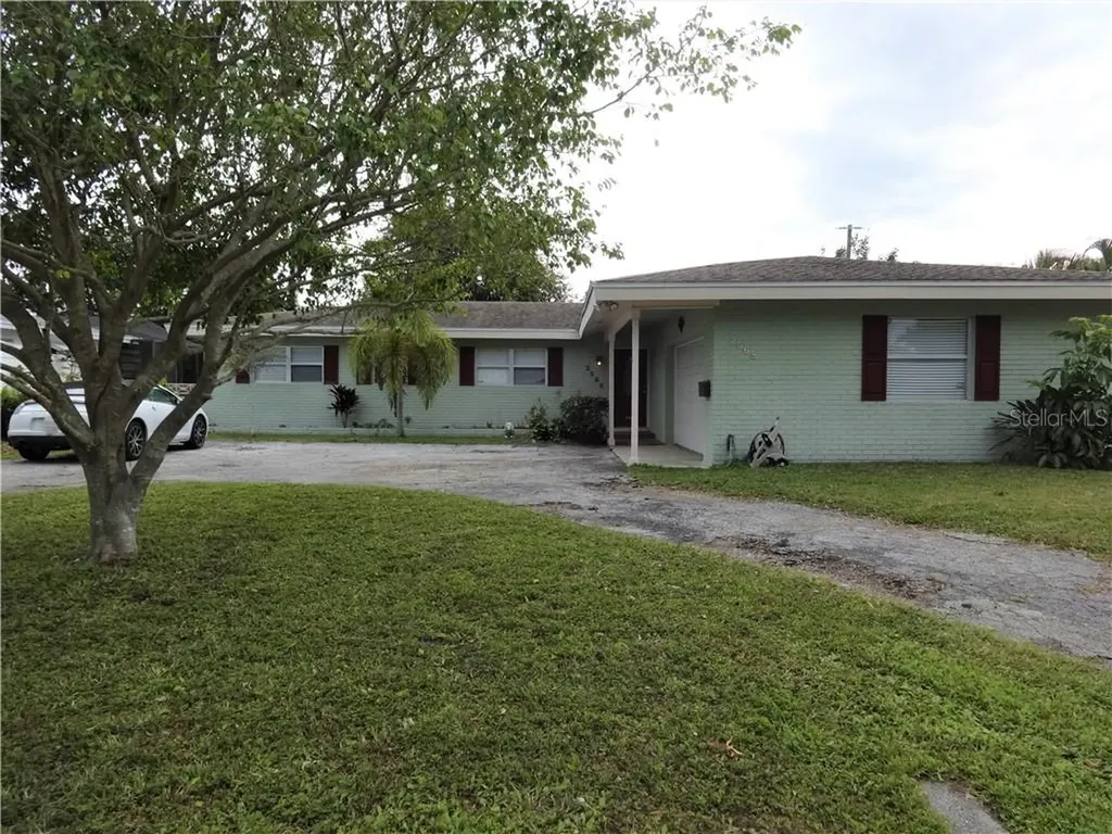 2568 65th Avenue S St Petersburg FL 33712