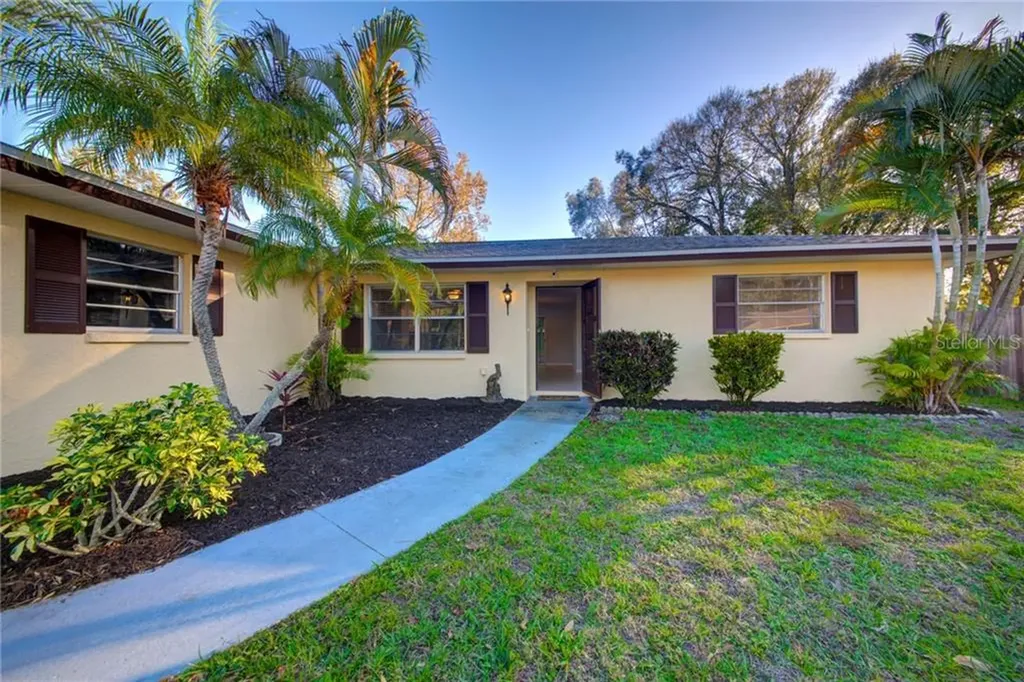 4246 Winthrop Street Sarasota FL 34232